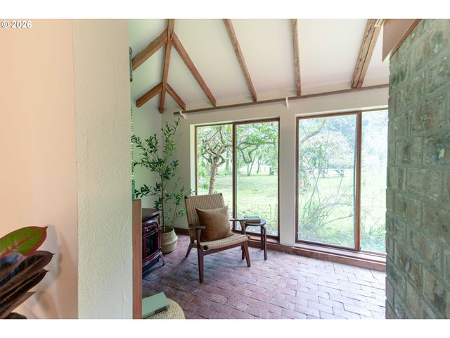 24300 Nw TIMBER Rd, Forest Grove, OR 97116