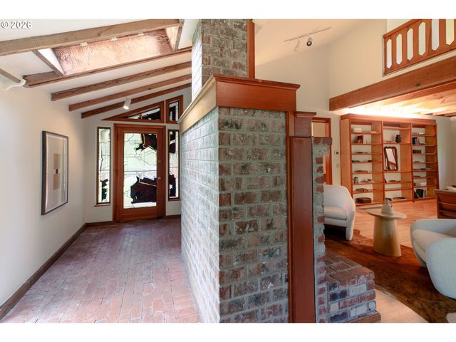 24300 Nw TIMBER Rd, Forest Grove, OR 97116