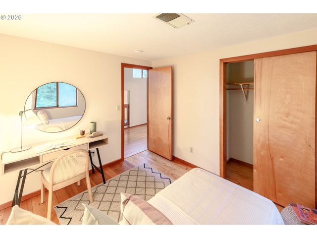 24300 Nw TIMBER Rd, Forest Grove, OR 97116