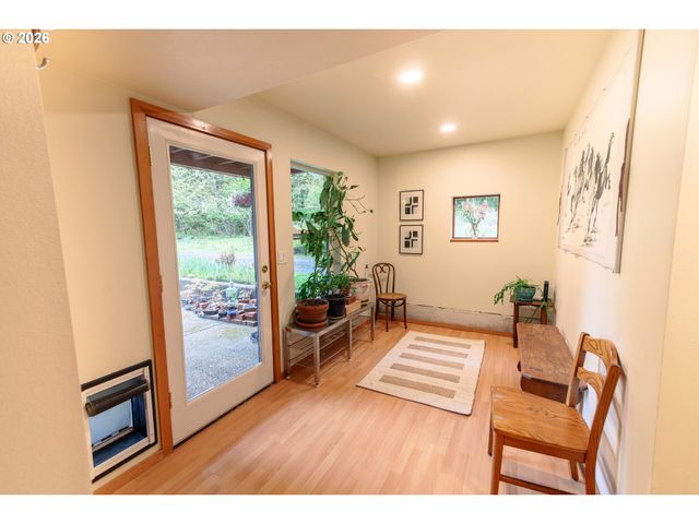24300 Nw TIMBER Rd, Forest Grove, OR 97116