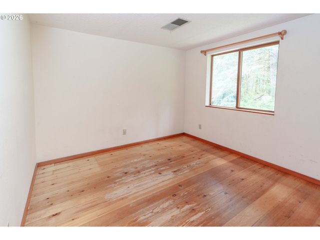 24300 Nw TIMBER Rd, Forest Grove, OR 97116