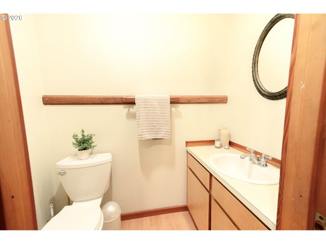 24300 Nw TIMBER Rd, Forest Grove, OR 97116