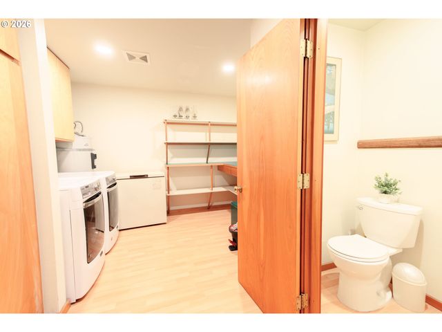 24300 Nw TIMBER Rd, Forest Grove, OR 97116