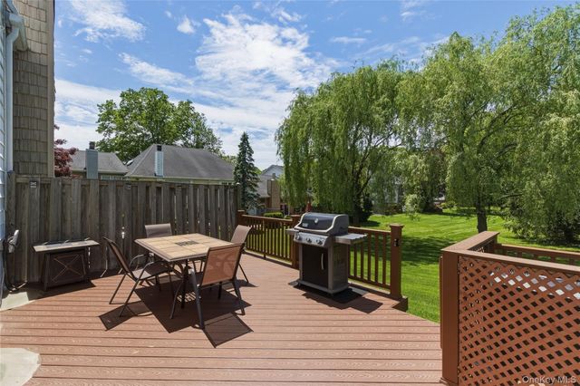 44 Hidden Ridge Drive, Syosset, NY 11791