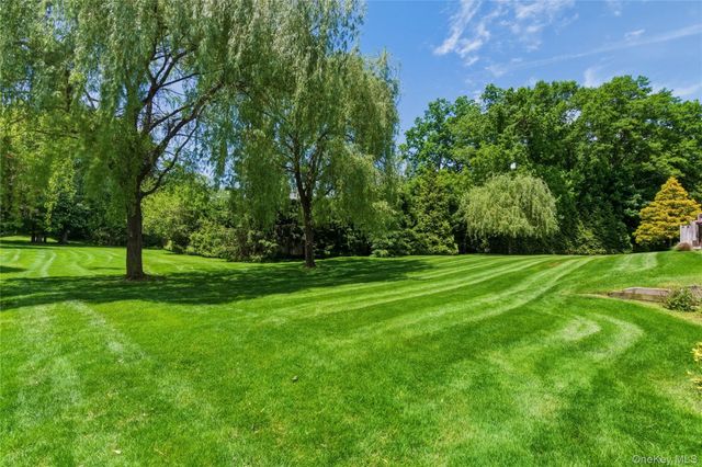 44 Hidden Ridge Drive, Syosset, NY 11791