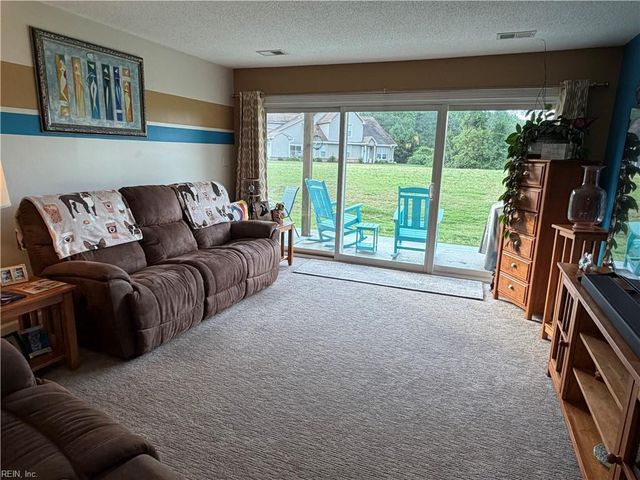 1304 Sand Bunker Arch Apt A, Chesapeake, VA 23320