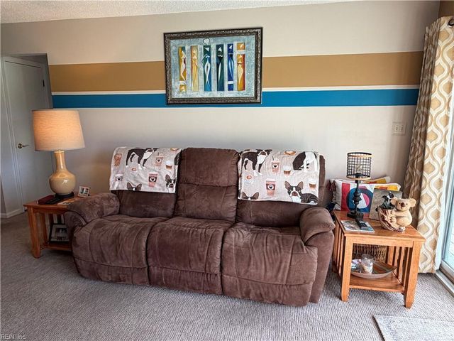 1304 Sand Bunker Arch Apt A, Chesapeake, VA 23320