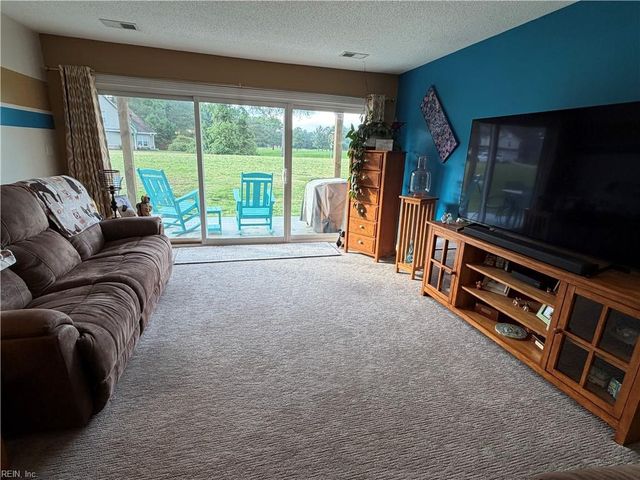 1304 Sand Bunker Arch Apt A, Chesapeake, VA 23320