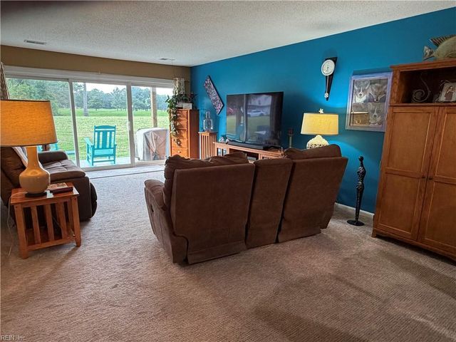 1304 Sand Bunker Arch Apt A, Chesapeake, VA 23320