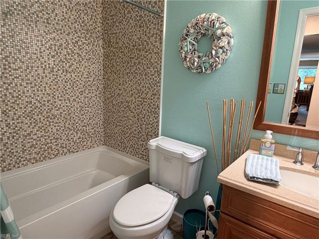 1304 Sand Bunker Arch Apt A, Chesapeake, VA 23320