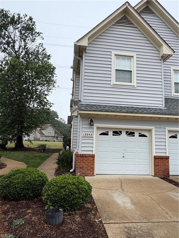 1304 Sand Bunker Arch Apt A, Chesapeake, VA 23320