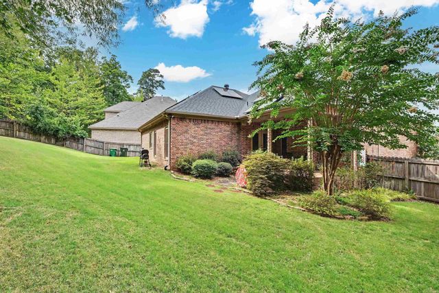 12 Kanis Creek Place, Little Rock, AR 72223