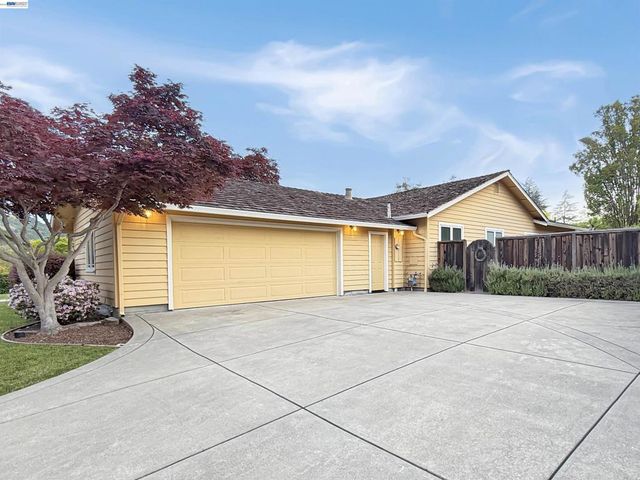 1209 Rimer Dr, Moraga, CA 94556