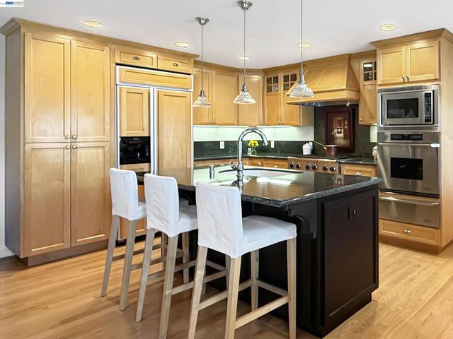 1209 Rimer Dr, Moraga, CA 94556