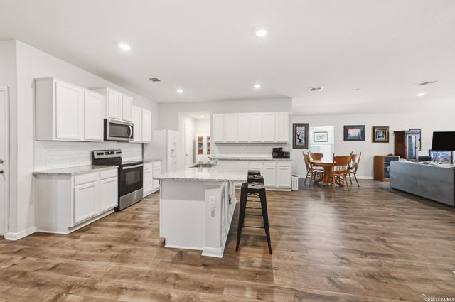 2124 FOXBRIAR CV, New Braunfels, TX 78130
