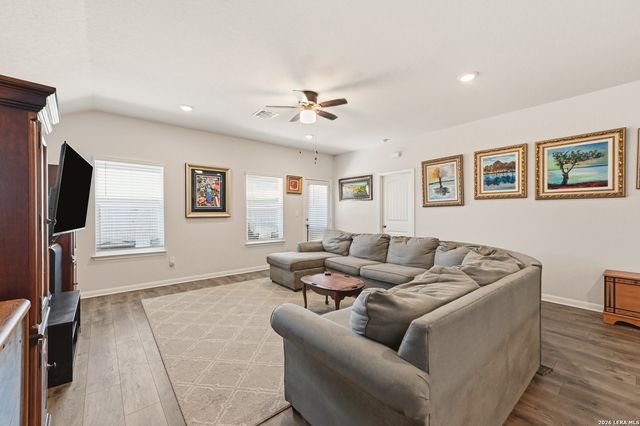 2124 FOXBRIAR CV, New Braunfels, TX 78130
