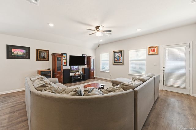 2124 FOXBRIAR CV, New Braunfels, TX 78130