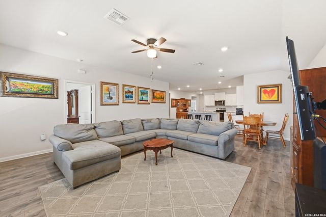 2124 FOXBRIAR CV, New Braunfels, TX 78130