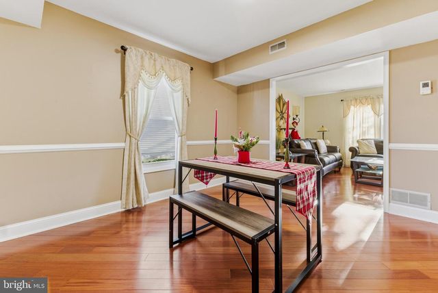 20 APPLETREE LN, Sewell, NJ 08080