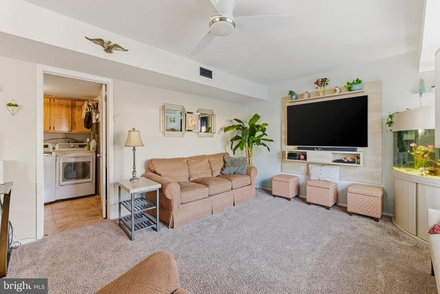 20 APPLETREE LN, Sewell, NJ 08080