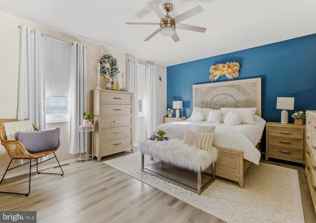 20 APPLETREE LN, Sewell, NJ 08080