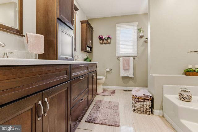 20 APPLETREE LN, Sewell, NJ 08080