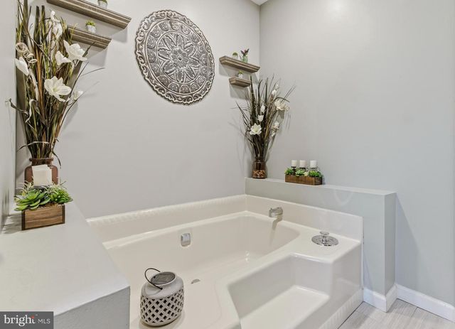 20 APPLETREE LN, Sewell, NJ 08080