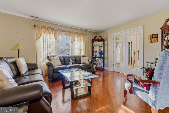 20 APPLETREE LN, Sewell, NJ 08080