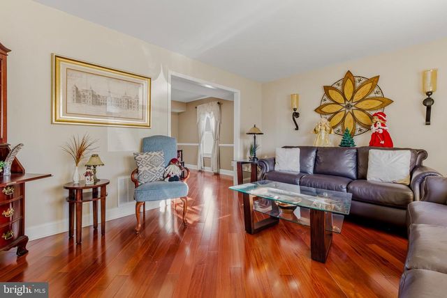 20 APPLETREE LN, Sewell, NJ 08080