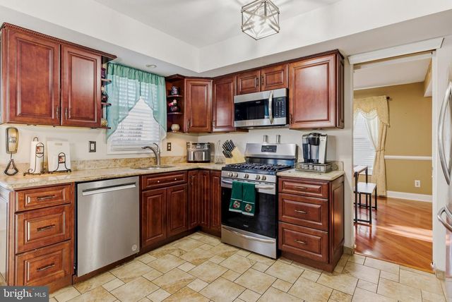 20 APPLETREE LN, Sewell, NJ 08080