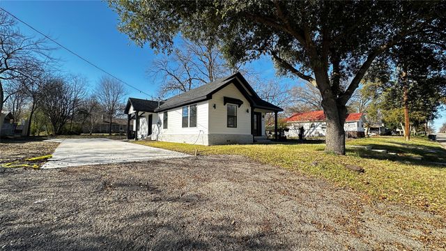 411 N Waldrip Street, Grand Saline, TX 75140
