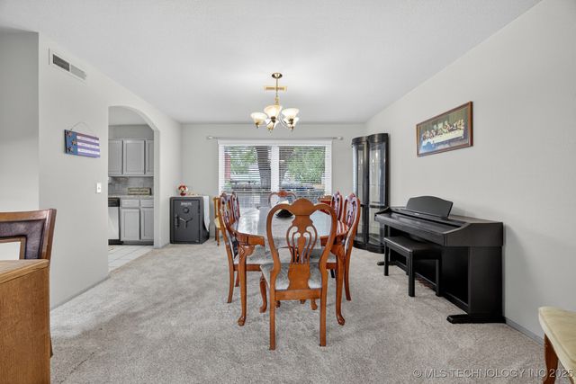 9603 N 111th East Avenue, Owasso, OK 74055