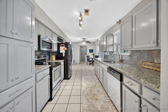 9603 N 111th East Avenue, Owasso, OK 74055
