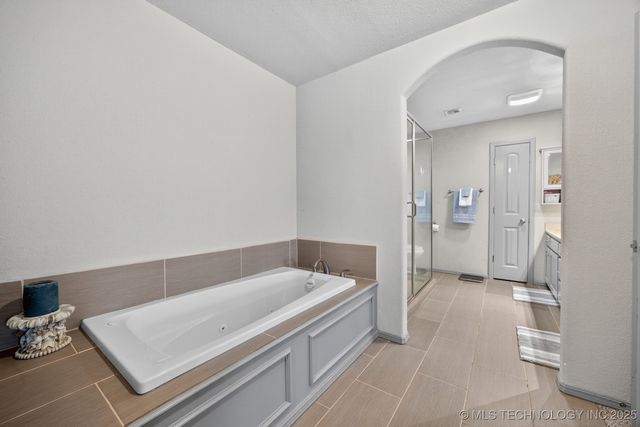 9603 N 111th East Avenue, Owasso, OK 74055
