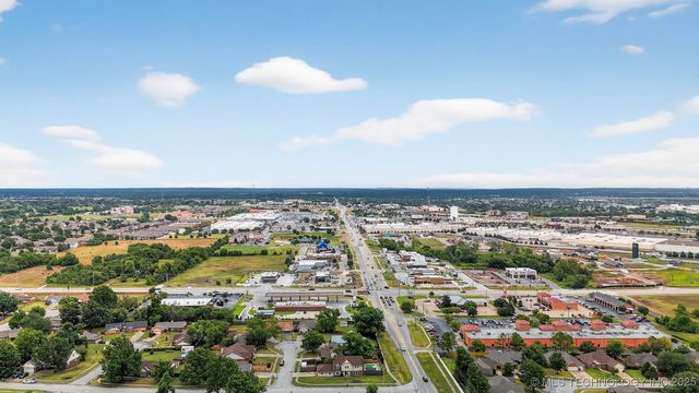 9603 N 111th East Avenue, Owasso, OK 74055