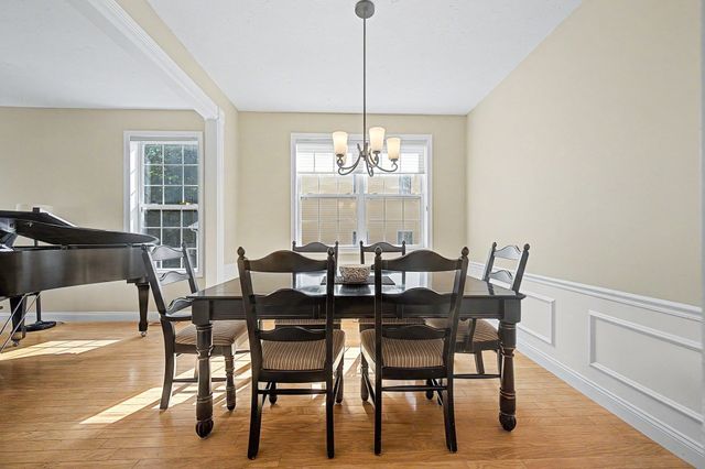 8 Southwood Dr 8, Southborough, MA 01772