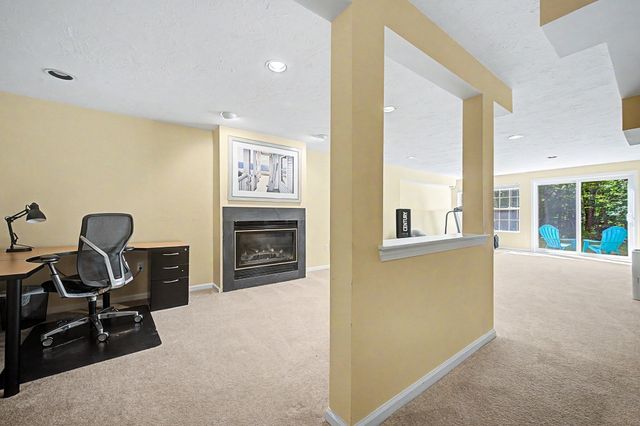 8 Southwood Dr 8, Southborough, MA 01772