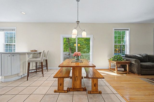 8 Southwood Dr 8, Southborough, MA 01772