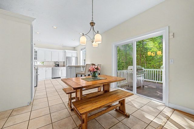 8 Southwood Dr 8, Southborough, MA 01772
