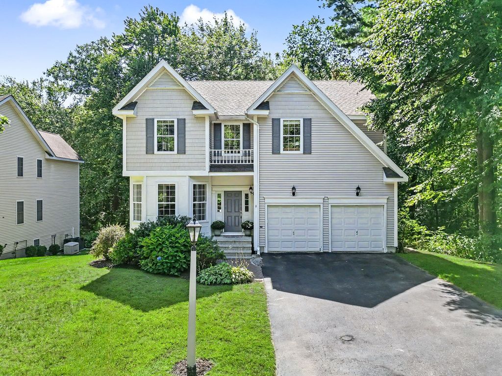 8 Southwood Dr 8, Southborough, MA 01772