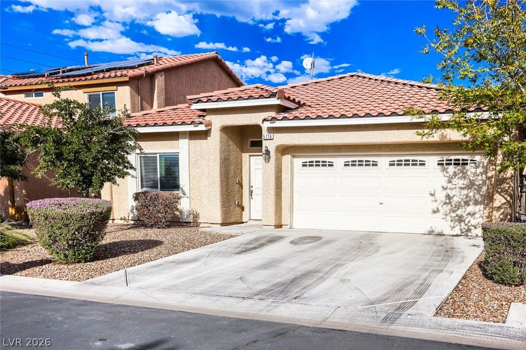 5716 Port Douglas Court, Las Vegas, NV 89113 — photo 2