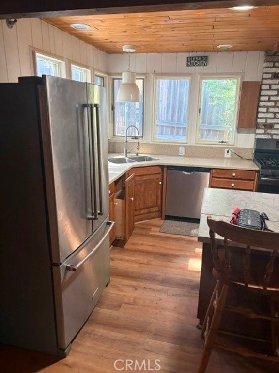 Image 16 of property listing at 32132 West, Running Springs, CA 92382