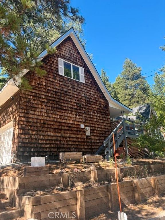 Image 3 of property listing at 32132 West, Running Springs, CA 92382