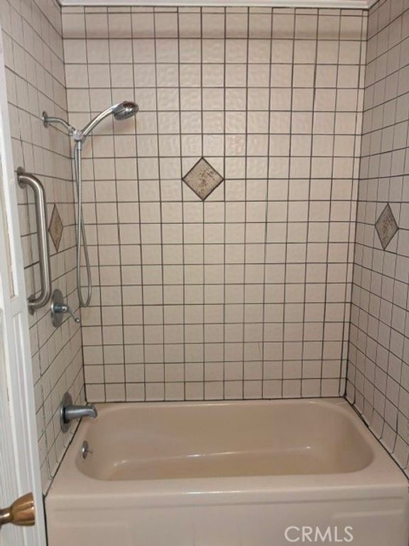 Image 7 of property listing at 32132 West, Running Springs, CA 92382