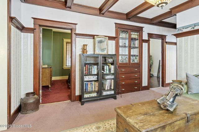 19 Parkview Court, Troy, NY 12180