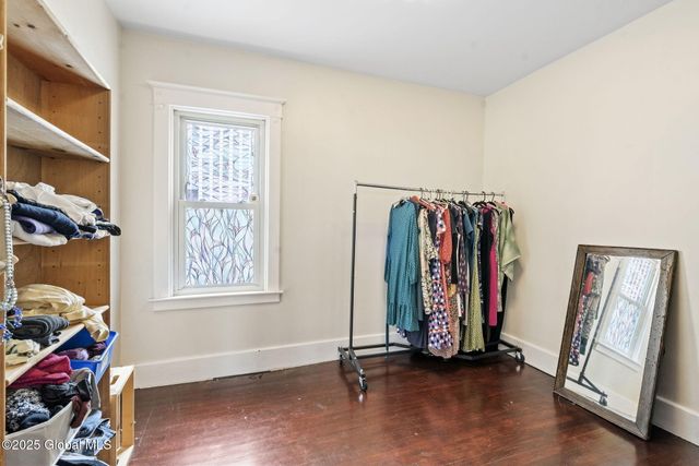 19 Parkview Court, Troy, NY 12180