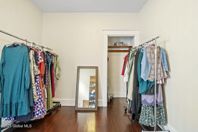 19 Parkview Court, Troy, NY 12180