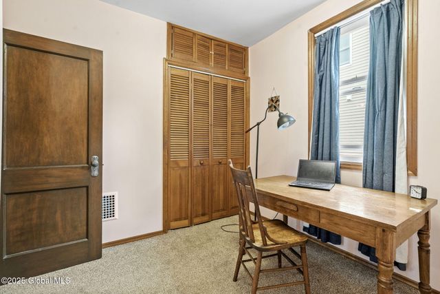 19 Parkview Court, Troy, NY 12180