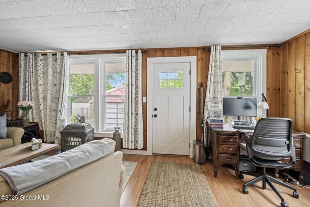 19 Parkview Court, Troy, NY 12180