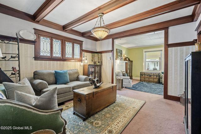 19 Parkview Court, Troy, NY 12180